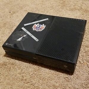 Xbox one s does not come with controller or cords I am selling to save up for pc